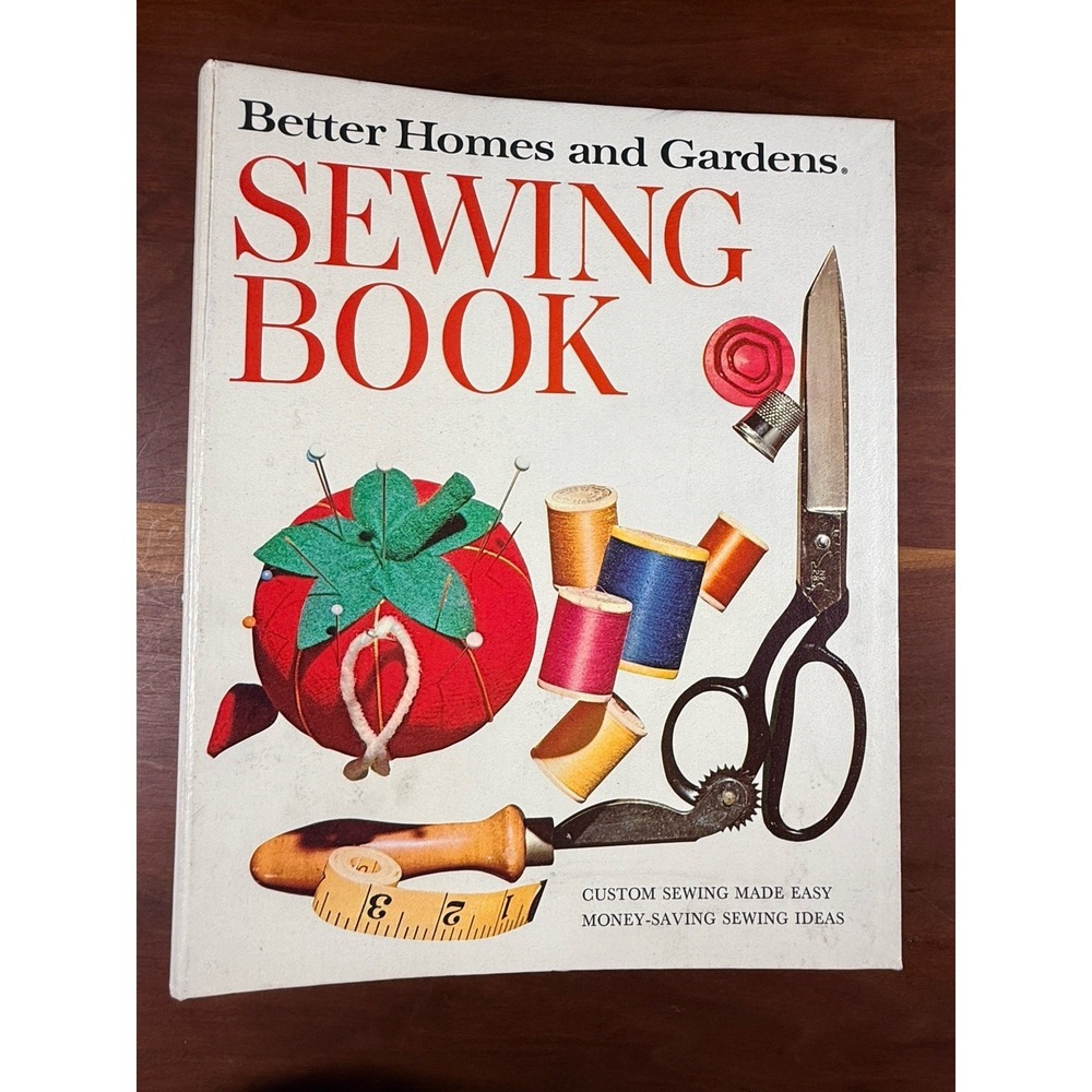 Vintage Better Homes And Gardens Sewing Book 1970 5 Ring Binder complete